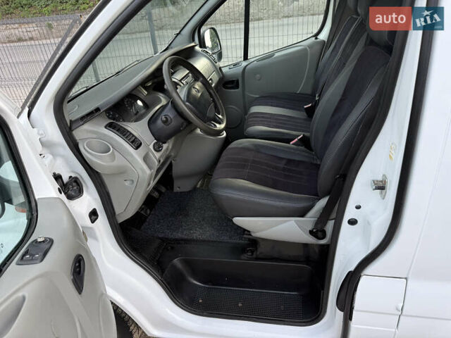 Белый Рено Трафик, объемом двигателя 1.9 л и пробегом 217 тыс. км за 7999 $, фото 33 на Automoto.ua