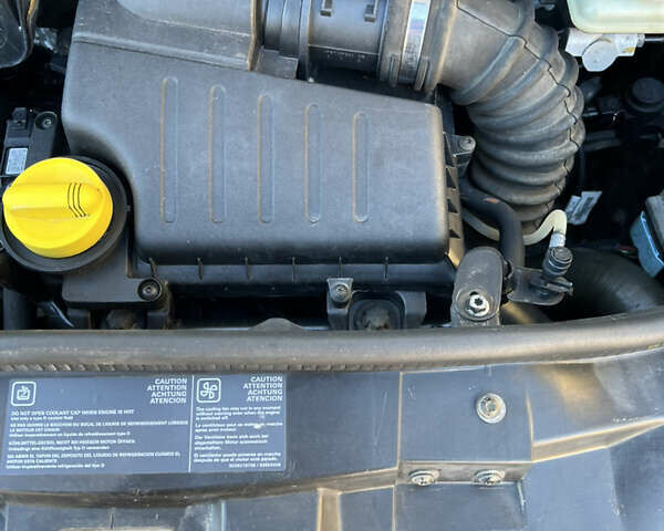 Білий Рено Трафік, об'ємом двигуна 2 л та пробігом 246 тис. км за 8299 $, фото 39 на Automoto.ua