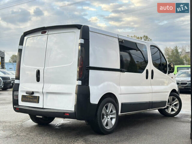 Белый Рено Трафик, объемом двигателя 1.87 л и пробегом 581 тыс. км за 7500 $, фото 1 на Automoto.ua