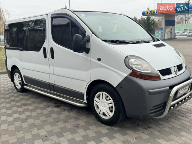 Белый Рено Трафик, объемом двигателя 1.87 л и пробегом 327 тыс. км за 7800 $, фото 1 на Automoto.ua