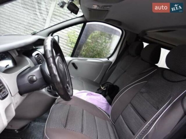 Рено Трафик 2006 в Черкассах на Automoto.ua Белый Рено Трафик, объемом двигателя 1.87 л и пробегом 282 тыс. км за 8300 $, фото 11 на Automoto.ua