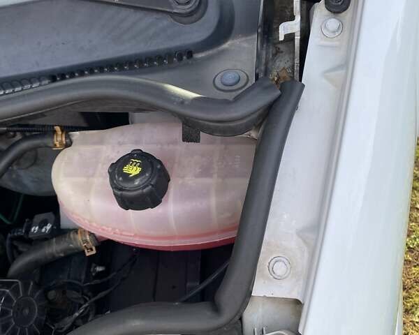 Белый Рено Трафик, объемом двигателя 1.87 л и пробегом 369 тыс. км за 7700 $, фото 23 на Automoto.ua