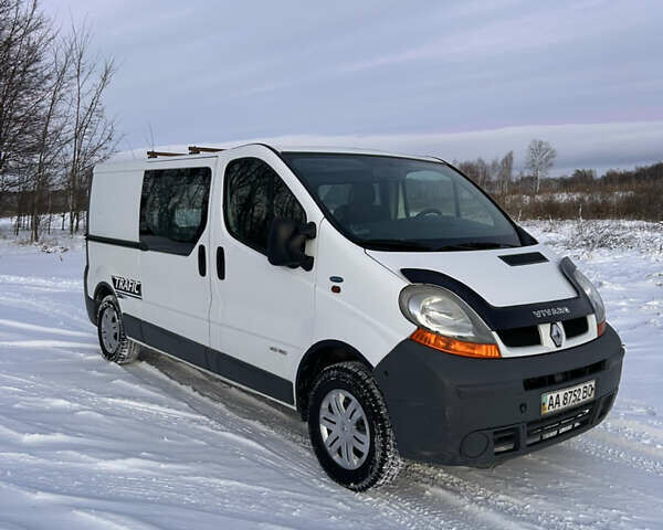 Білий Рено Трафік, об'ємом двигуна 2.5 л та пробігом 382 тис. км за 6500 $, фото 2 на Automoto.ua