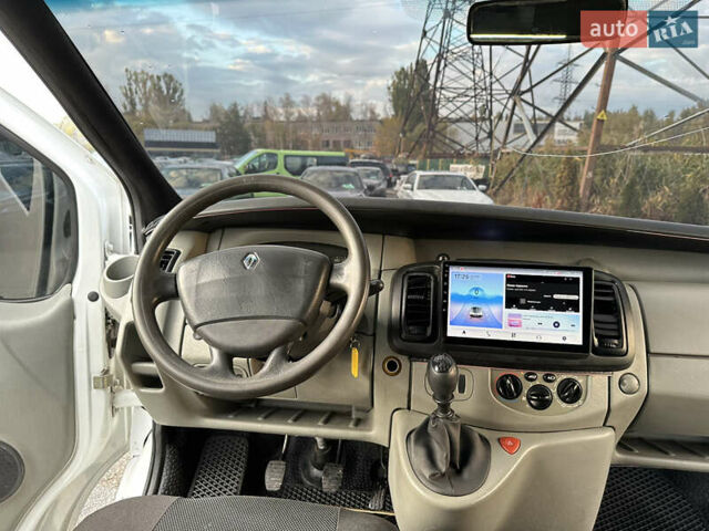 Белый Рено Трафик, объемом двигателя 1.87 л и пробегом 581 тыс. км за 7500 $, фото 18 на Automoto.ua