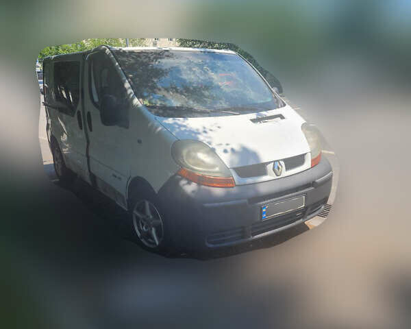 Белый Рено Трафик, объемом двигателя 1.9 л и пробегом 396 тыс. км за 3999 $, фото 6 на Automoto.ua