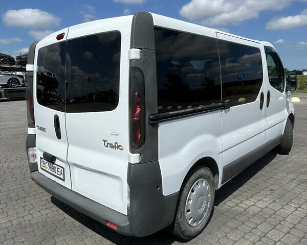 Белый Рено Трафик, объемом двигателя 1.87 л и пробегом 256 тыс. км за 6900 $, фото 5 на Automoto.ua