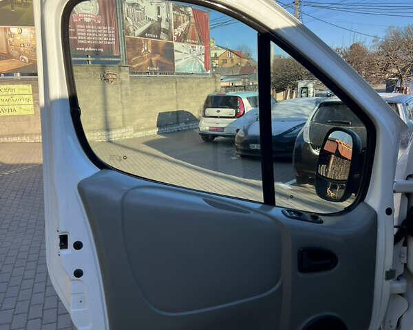 Білий Рено Трафік, об'ємом двигуна 2 л та пробігом 246 тис. км за 8299 $, фото 26 на Automoto.ua