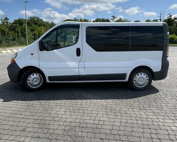 Белый Рено Трафик, объемом двигателя 1.87 л и пробегом 256 тыс. км за 6900 $, фото 1 на Automoto.ua