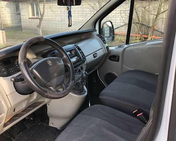 Белый Рено Трафик, объемом двигателя 1.9 л и пробегом 300 тыс. км за 7490 $, фото 6 на Automoto.ua