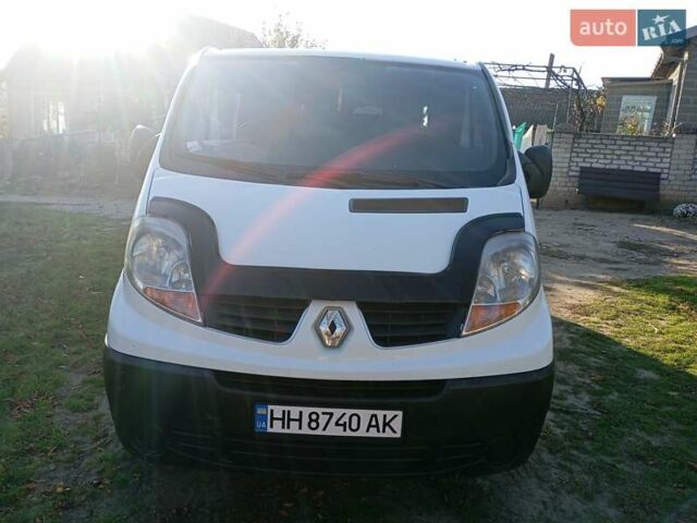 Рено Трафик 2006 в Одессе на Automoto.ua Белый Рено Трафик, объемом двигателя 2 л и пробегом 322 тыс. км за 7900 $, фото 2 на Automoto.ua