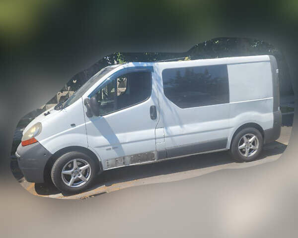 Белый Рено Трафик, объемом двигателя 1.9 л и пробегом 396 тыс. км за 3999 $, фото 1 на Automoto.ua