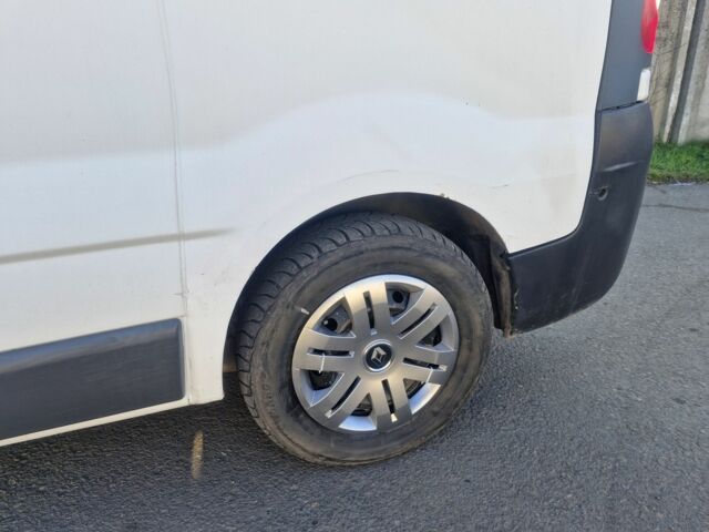 Белый Рено Трафик, объемом двигателя 2 л и пробегом 287 тыс. км за 8500 $, фото 10 на Automoto.ua