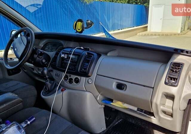 Белый Рено Трафик, объемом двигателя 1.87 л и пробегом 548 тыс. км за 8450 $, фото 4 на Automoto.ua