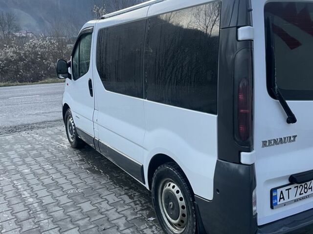 Білий Рено Трафік, об'ємом двигуна 1.9 л та пробігом 375 тис. км за 8000 $, фото 3 на Automoto.ua