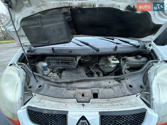 Белый Рено Трафик, объемом двигателя 1.87 л и пробегом 323 тыс. км за 5999 $, фото 13 на Automoto.ua