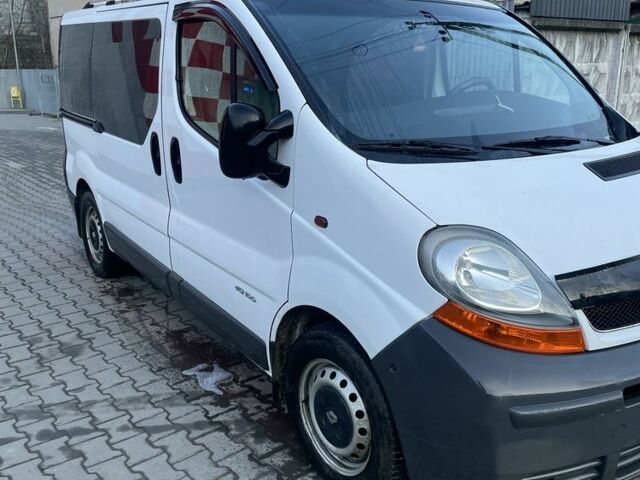 Білий Рено Трафік, об'ємом двигуна 1.9 л та пробігом 375 тис. км за 8000 $, фото 1 на Automoto.ua