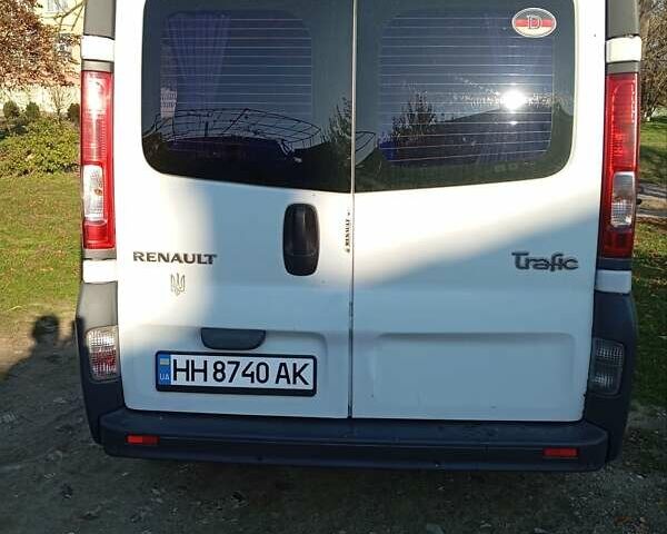 Рено Трафик 2006 в Одессе на Automoto.ua Белый Рено Трафик, объемом двигателя 2 л и пробегом 322 тыс. км за 7900 $, фото 5 на Automoto.ua