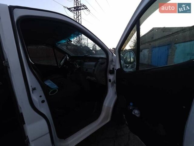 Белый Рено Трафик, объемом двигателя 1.9 л и пробегом 191 тыс. км за 8300 $, фото 15 на Automoto.ua