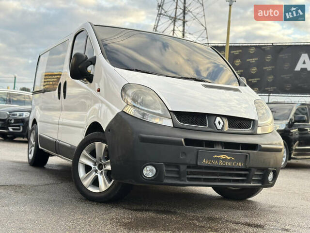 Белый Рено Трафик, объемом двигателя 1.87 л и пробегом 581 тыс. км за 7500 $, фото 2 на Automoto.ua
