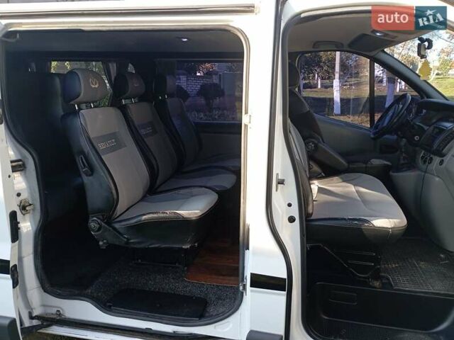 Рено Трафик 2006 в Одессе на Automoto.ua Белый Рено Трафик, объемом двигателя 2 л и пробегом 322 тыс. км за 7900 $, фото 3 на Automoto.ua