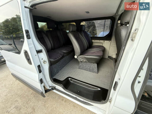 Белый Рено Трафик, объемом двигателя 1.9 л и пробегом 217 тыс. км за 7999 $, фото 52 на Automoto.ua