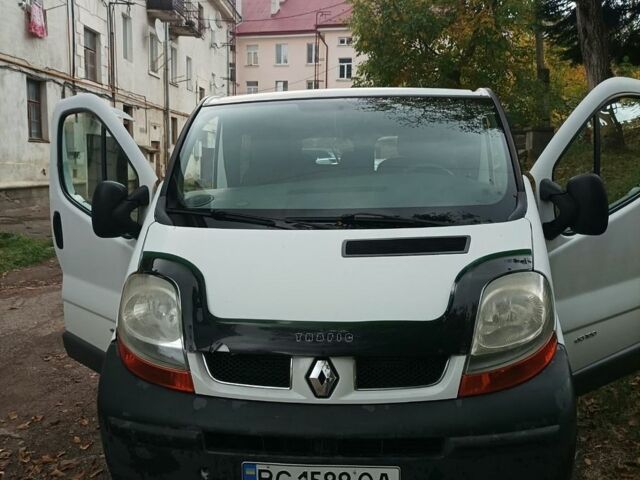 Білий Рено Трафік, об'ємом двигуна 1.9 л та пробігом 287 тис. км за 6500 $, фото 12 на Automoto.ua