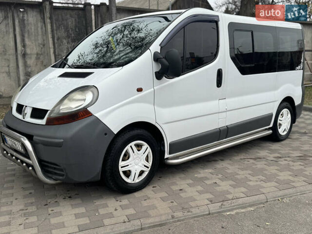 Белый Рено Трафик, объемом двигателя 1.87 л и пробегом 327 тыс. км за 7800 $, фото 3 на Automoto.ua