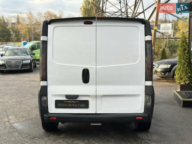 Белый Рено Трафик, объемом двигателя 1.87 л и пробегом 581 тыс. км за 7500 $, фото 10 на Automoto.ua