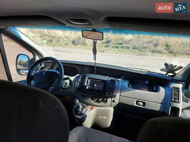 Рено Трафик 2006 в Изюме на Automoto.ua Белый Рено Трафик, объемом двигателя 2 л и пробегом 317 тыс. км за 9950 $, фото 9 на Automoto.ua