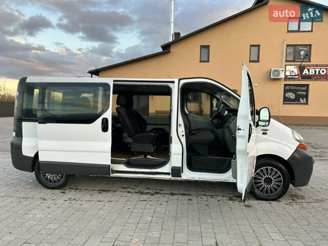Рено Трафик 2006 в Тернополе на Automoto.ua Белый Рено Трафик, объемом двигателя 1.9 л и пробегом 390 тыс. км за 7000 $, фото 5 на Automoto.ua