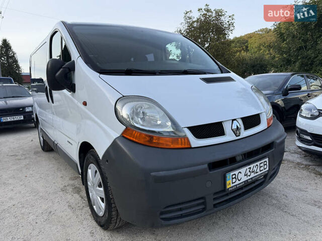 Білий Рено Трафік, об'ємом двигуна 1.9 л та пробігом 217 тис. км за 7999 $, фото 2 на Automoto.ua
