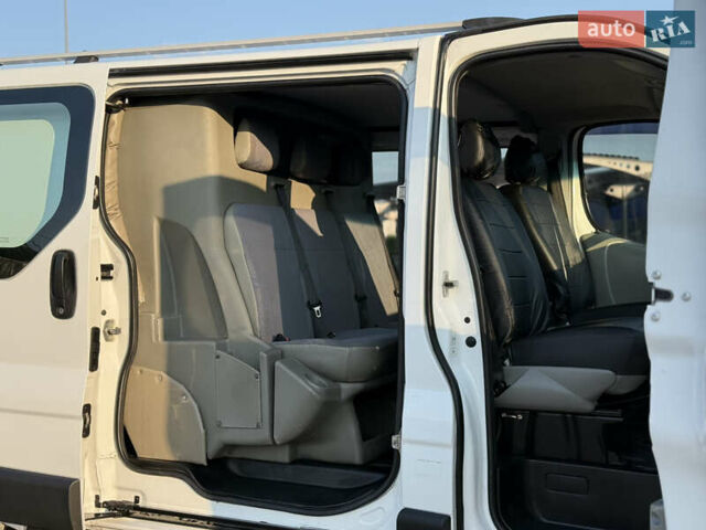 Белый Рено Трафик, объемом двигателя 1.9 л и пробегом 280 тыс. км за 9500 $, фото 30 на Automoto.ua