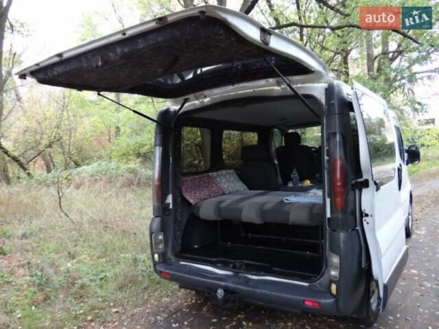 Рено Трафик 2006 в Черкассах на Automoto.ua Белый Рено Трафик, объемом двигателя 1.87 л и пробегом 282 тыс. км за 8300 $, фото 23 на Automoto.ua