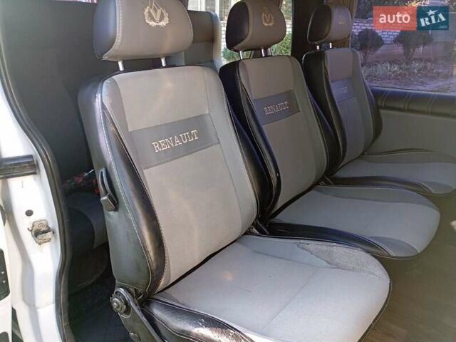 Белый Рено Трафик, объемом двигателя 2 л и пробегом 325 тыс. км за 7700 $, фото 12 на Automoto.ua