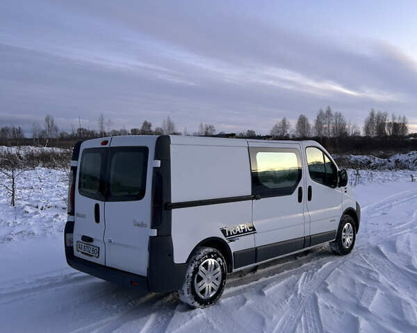 Білий Рено Трафік, об'ємом двигуна 2.5 л та пробігом 382 тис. км за 6500 $, фото 4 на Automoto.ua