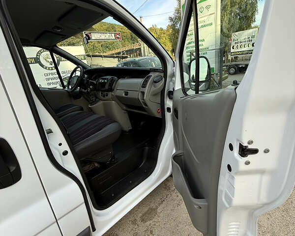 Білий Рено Трафік, об'ємом двигуна 1.9 л та пробігом 217 тис. км за 7999 $, фото 33 на Automoto.ua