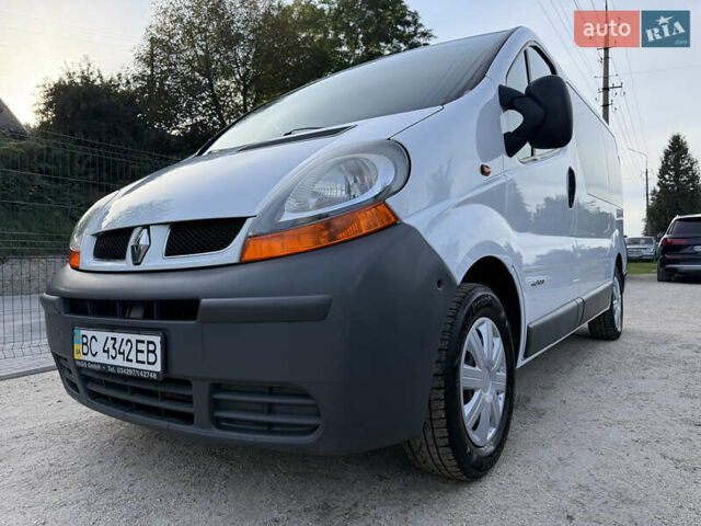 Белый Рено Трафик, объемом двигателя 1.9 л и пробегом 217 тыс. км за 7999 $, фото 20 на Automoto.ua