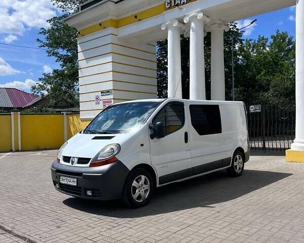 Белый Рено Трафик, объемом двигателя 1.87 л и пробегом 364 тыс. км за 6700 $, фото 1 на Automoto.ua