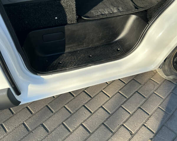 Білий Рено Трафік, об'ємом двигуна 2 л та пробігом 246 тис. км за 8299 $, фото 30 на Automoto.ua