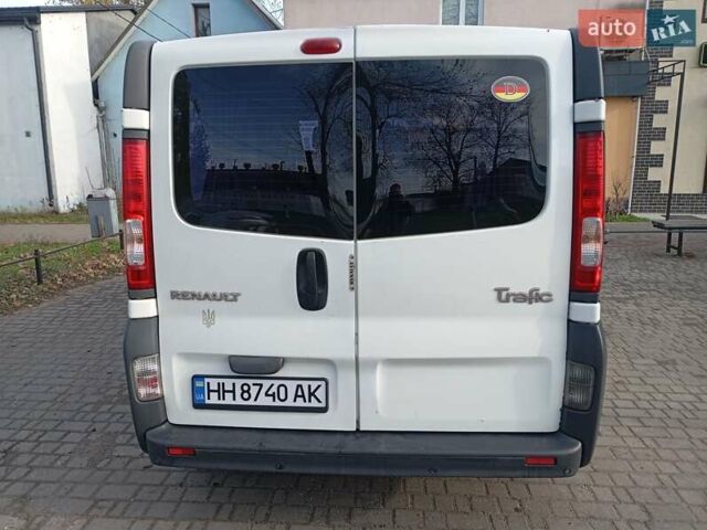 Белый Рено Трафик, объемом двигателя 2 л и пробегом 325 тыс. км за 7700 $, фото 6 на Automoto.ua