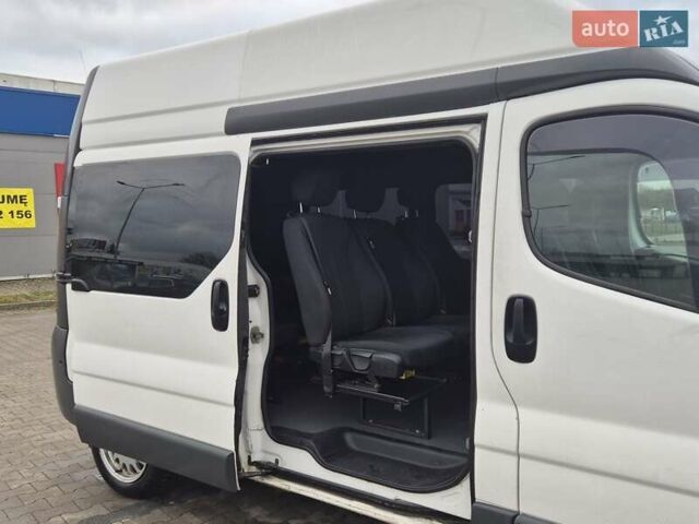 Белый Рено Трафик, объемом двигателя 1.87 л и пробегом 385 тыс. км за 7800 $, фото 7 на Automoto.ua