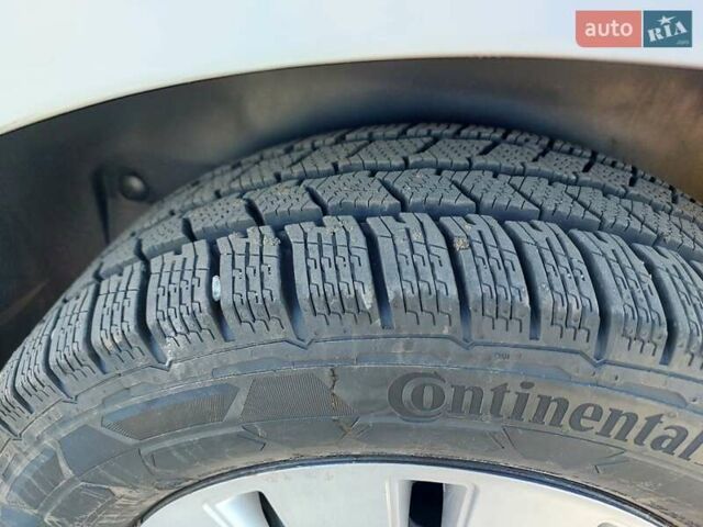 Рено Трафик 2006 в Изюме на Automoto.ua Белый Рено Трафик, объемом двигателя 2 л и пробегом 317 тыс. км за 9950 $, фото 13 на Automoto.ua