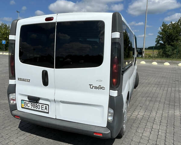 Белый Рено Трафик, объемом двигателя 1.87 л и пробегом 256 тыс. км за 6900 $, фото 4 на Automoto.ua