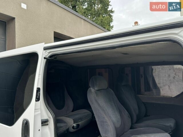 Білий Рено Трафік, об'ємом двигуна 1.9 л та пробігом 240 тис. км за 7300 $, фото 20 на Automoto.ua