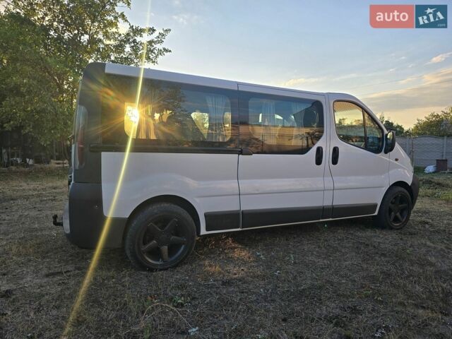 Білий Рено Трафік, об'ємом двигуна 1.9 л та пробігом 370 тис. км за 8200 $, фото 2 на Automoto.ua