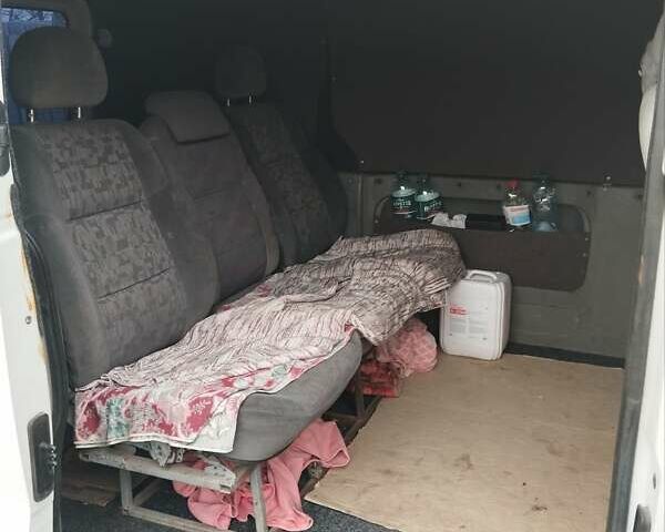 Белый Рено Трафик, объемом двигателя 1.87 л и пробегом 410 тыс. км за 5000 $, фото 1 на Automoto.ua