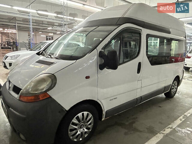 Белый Рено Трафик, объемом двигателя 2.5 л и пробегом 321 тыс. км за 5200 $, фото 1 на Automoto.ua