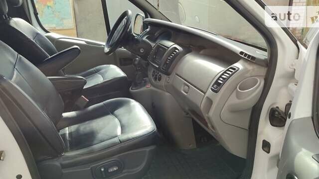 Білий Рено Трафік, об'ємом двигуна 2 л та пробігом 346 тис. км за 8000 $, фото 10 на Automoto.ua