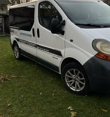 Білий Рено Трафік, об'ємом двигуна 1.9 л та пробігом 285 тис. км за 7500 $, фото 5 на Automoto.ua