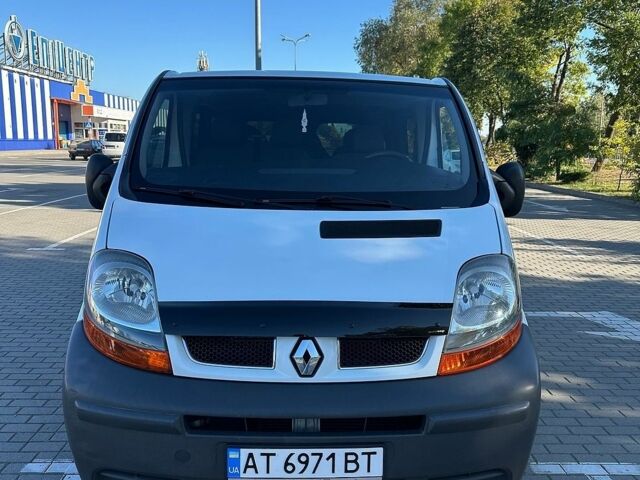 Белый Рено Трафик, объемом двигателя 1.87 л и пробегом 375 тыс. км за 7700 $, фото 2 на Automoto.ua